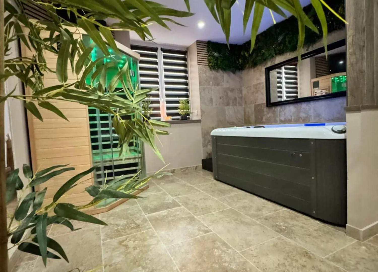 Le Boudoir Suite&Spa Malissard Hotel del amor